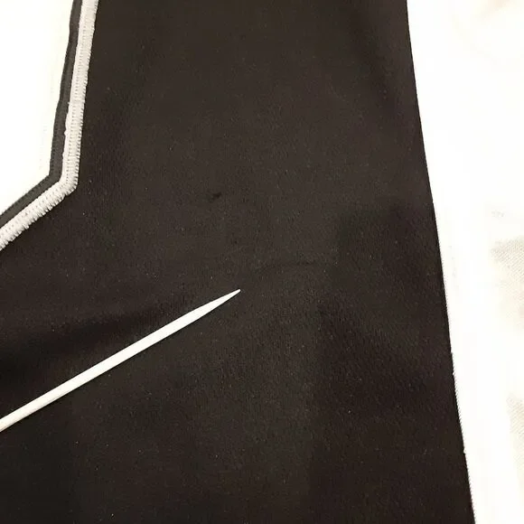 San Antonio Spurs Jersey - Picture 3 of 12
